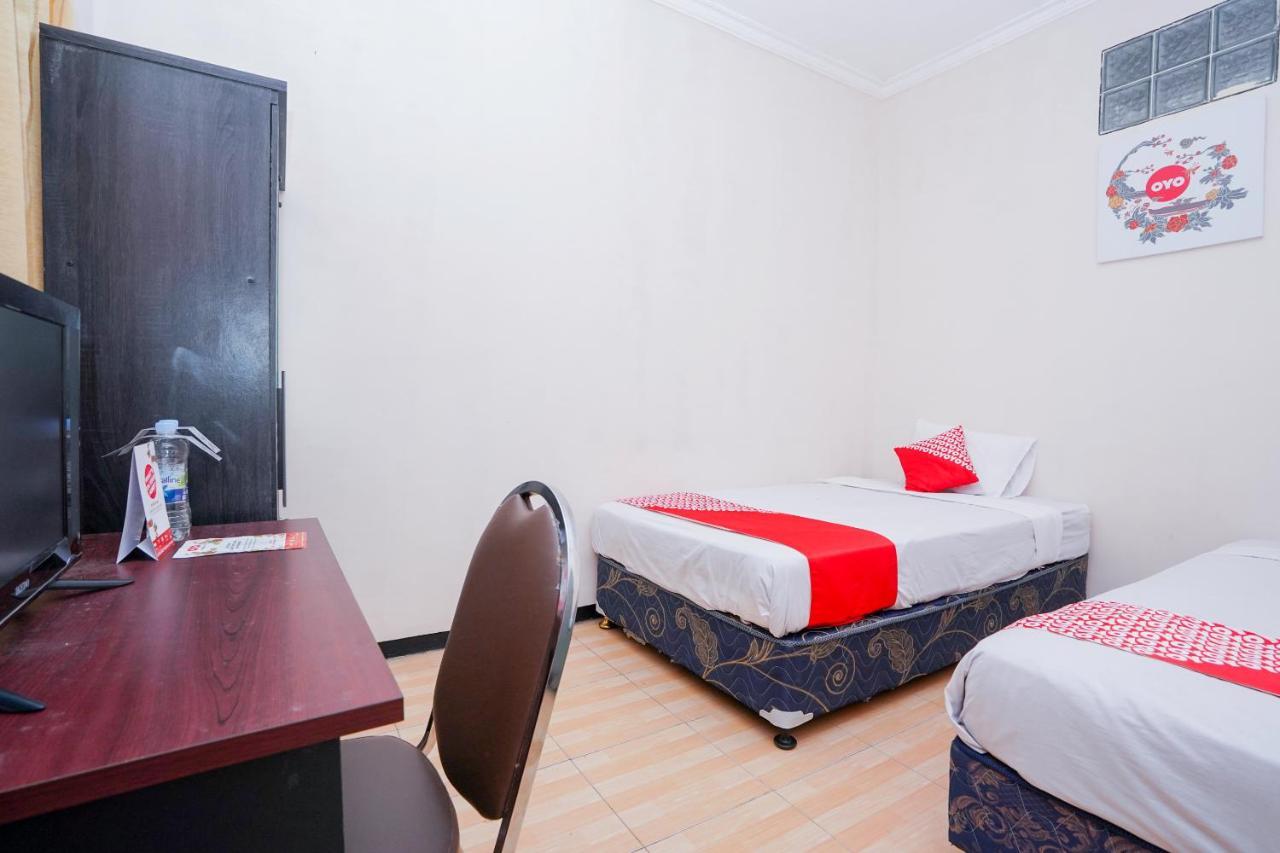 Collection O 1112 Comfitel Siwalankerto Aa4 Hotel Surabaya Exterior photo