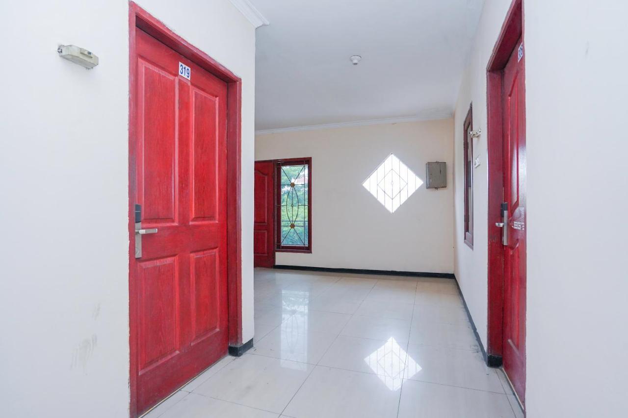 Collection O 1112 Comfitel Siwalankerto Aa4 Hotel Surabaya Exterior photo